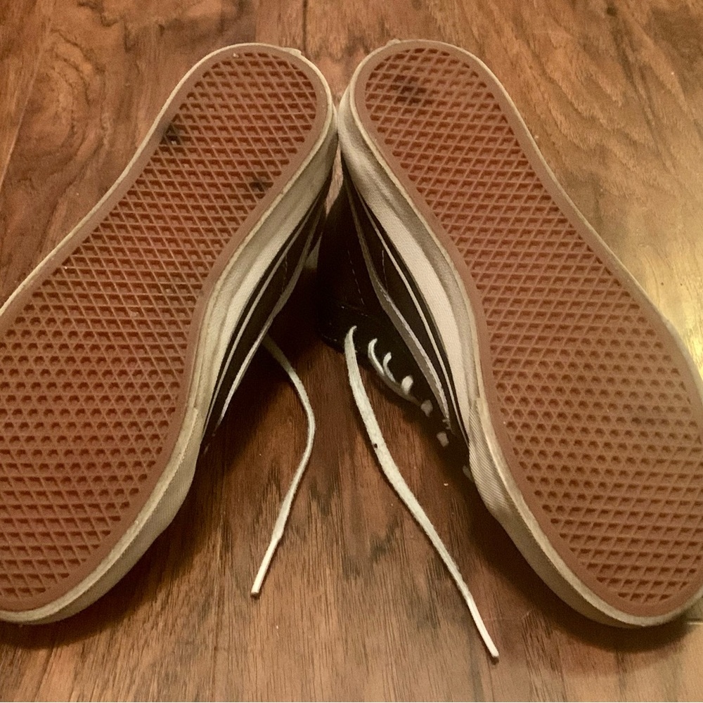 Vans - Picture 6 of 7